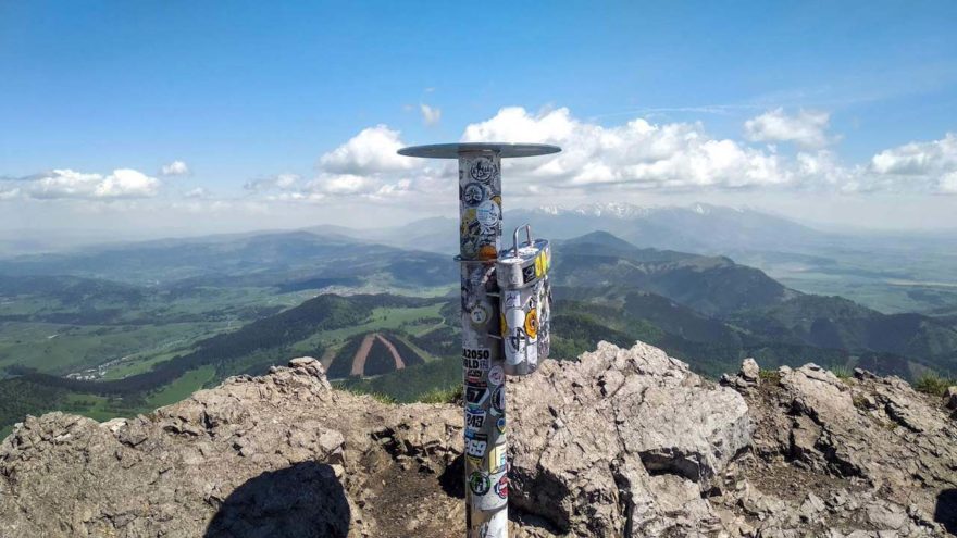Vrchol Velkého Choče s Tatrami v pozadí, Slovensko