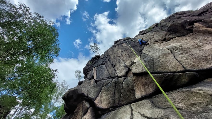 Kalhoty NORTHFINDER JIMENA zvládly nejenom nástup ke skalám, ale i vlastní lezení
