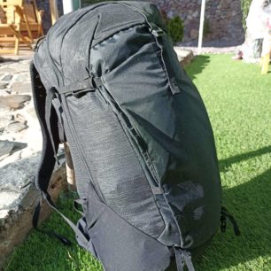 Boční pohled na batoh THULE TOPIO 30