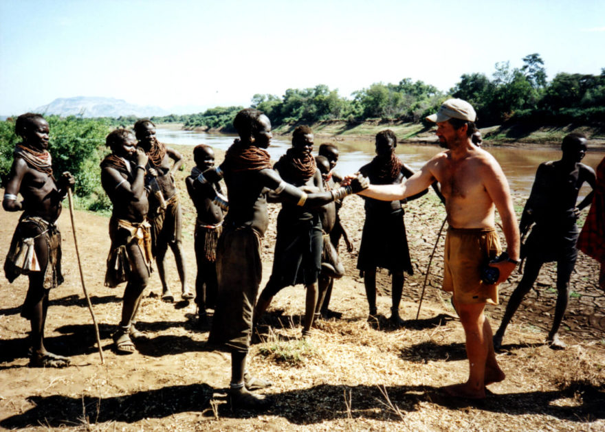 Pavol Barabáš dokumentoval např. život domorodých kmenů v Africe. Řeka Omo - cesta do pravěku, přivítání se s kmenem Bume, Etiopie.