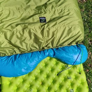 Límec chránící vaše ramena s výřezem na krk - KWAK TOPQUILT ANURA A185