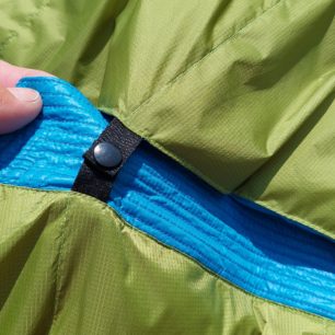 Pět párů druků pro sepnutí feet boxu - prostoru pro nohy u spacáku TOPQUILT ANURA A185