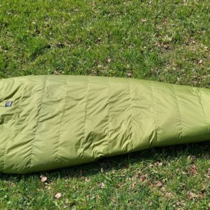 Spacák TOPQUILT ANURA A185 s vloženou nafukovací karimatkou do spacáku
