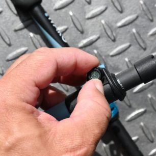 Nastavení síly páky je beznářaďové, což je skvělé - WARG COMPACT CARBON