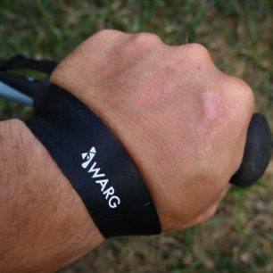 Textilní poutko je označeno logem WARG - WARG COMPACT CARBON