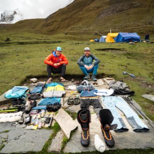 Přípravy na zdolání vrcholu Himlung Himal v Nepálu, Benedikt "Bene" Böhm a Prakash Sherpa.