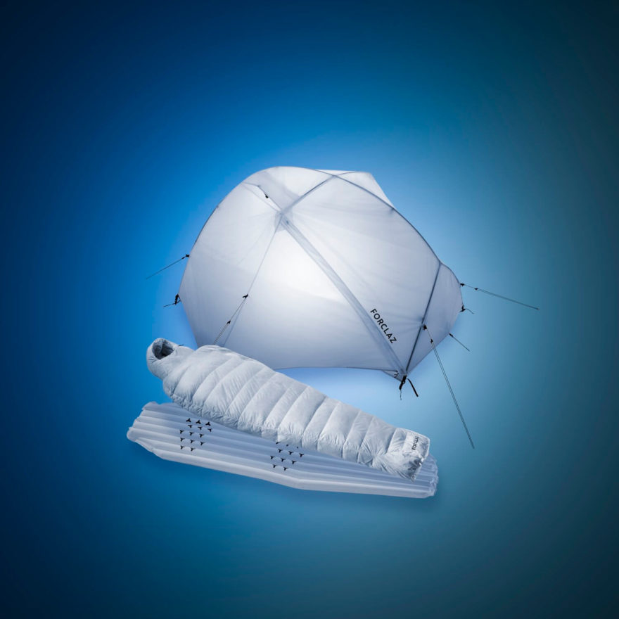 Decathlon představil bivakovací kolekci pro zkušenější turisty, která vyniká odolnou a robustní konstrukcí a minimalistickým designem.