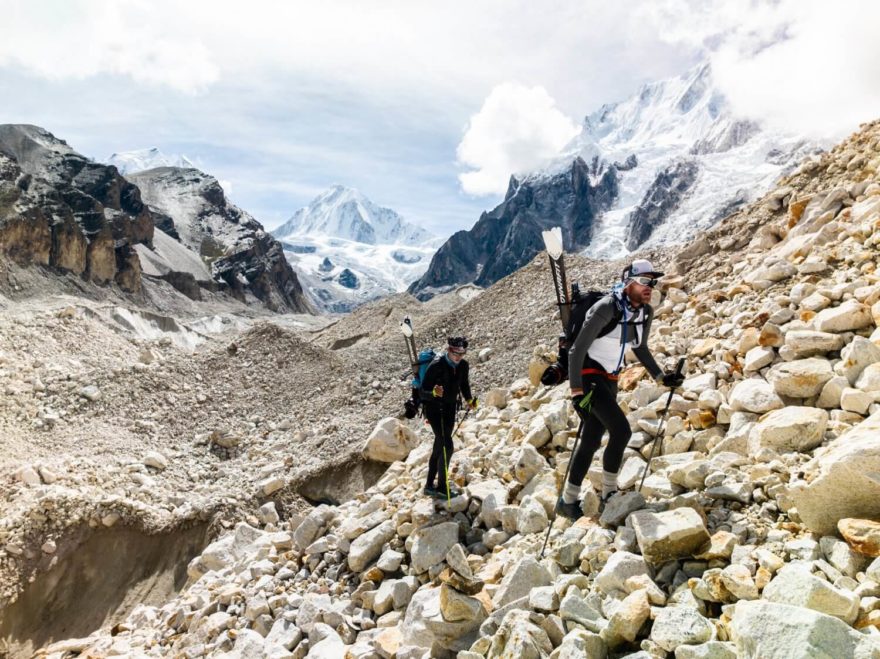 Benedikt Böhm a jeho parťák Prakash Sherpa dosáhli vrcholu nepálské sedmitisícovky Himlung Himal v rekordním čase 6:43 h.