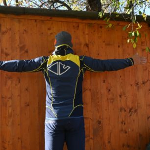 Bunda CRAZY AVENGER LIGHT MAN se při zdvižených pažích nevytahuje