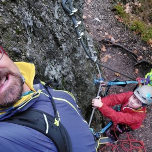 Bunda CRAZY AVENGER LIGHT MAN si vedla dobře i na via ferratě