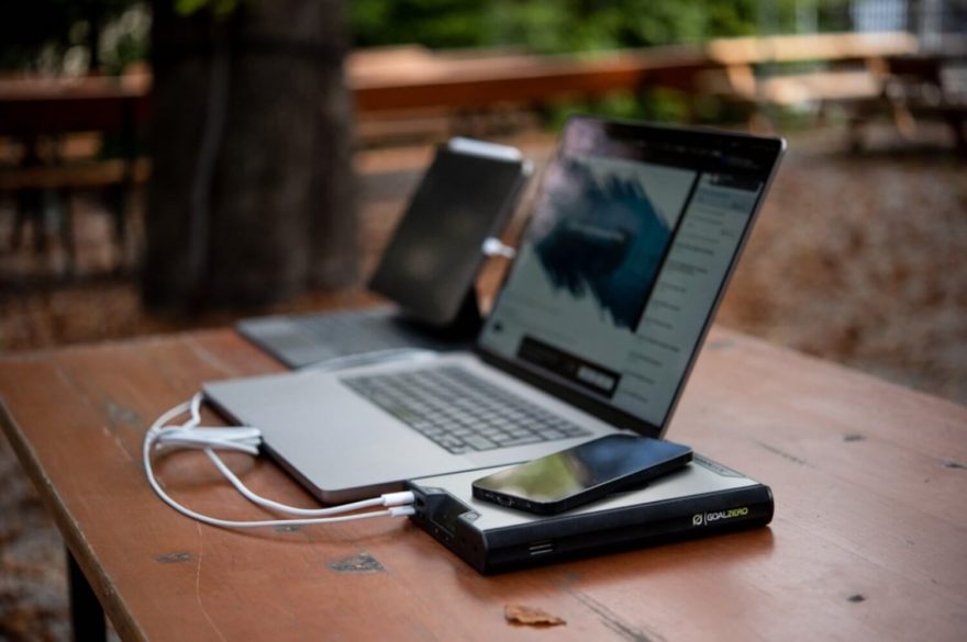 Mid-size je kategorie pro přístroje se středním příkonem jako notebooky, kamery či tablety.