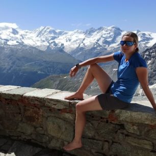 Terezie Párysová na treku z nejnižšího do nejvyššího bodu Švýcarska