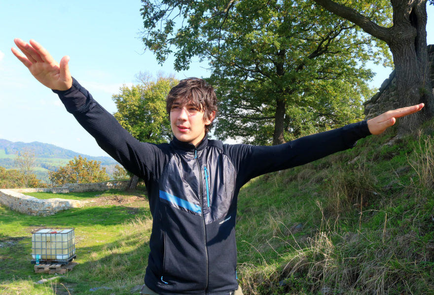 Celkový pohled na mikinu Northfinder STRAZOV