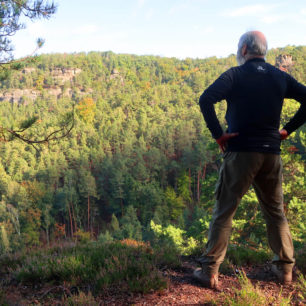 Kalhoty Northfinder TOMMY jsou díky svému střihu všechno, jen ne pytlovité gatě
