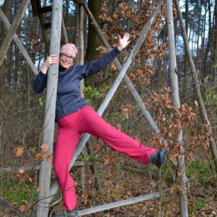 Kalhoty poskytují velkou volnost pohybu. Dámské outdoorové kalhoty Northfinder Mattie.