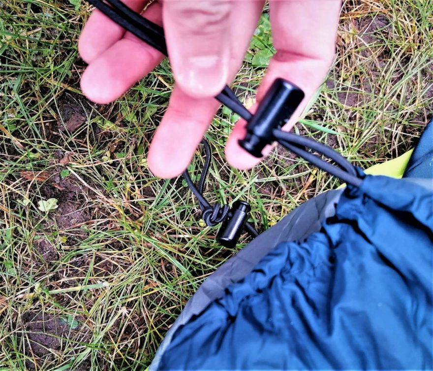 WARG Microlite 1000 - Stahování límce a kapuce