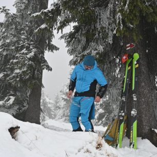 Příprava na sjezd se zateplením bundou NORTHFINDER OHNISTE