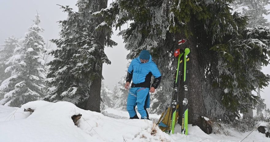 Příprava na sjezd se zateplením bundou NORTHFINDER OHNISTE