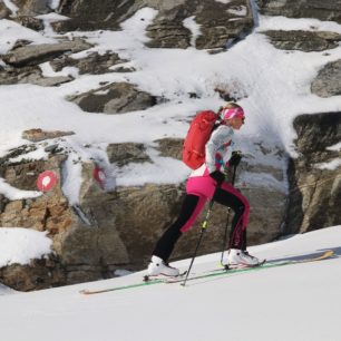 Northfinder Zliechova v barevné kombinaci s převažující bílou barvou se hodí na podzimní i jarní skialpinismus