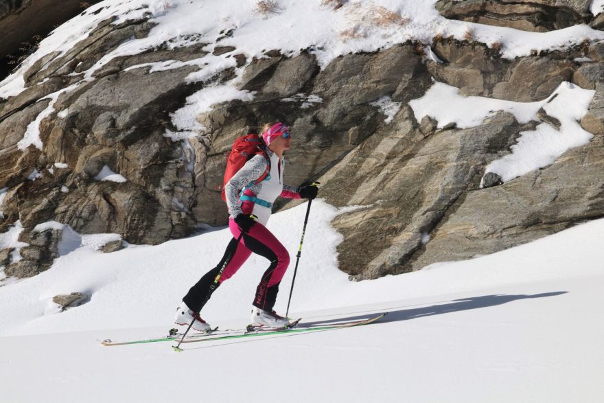 Skialpinistická bunda Northfinder Zliechova při použití při prvních skialpinistických túrách sezóny 2022-2023