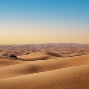 Ujít byste si neměli nechat poštní safari, kde čeká dobrodružství v podobě nekonečných pouštních dun. Dubaj