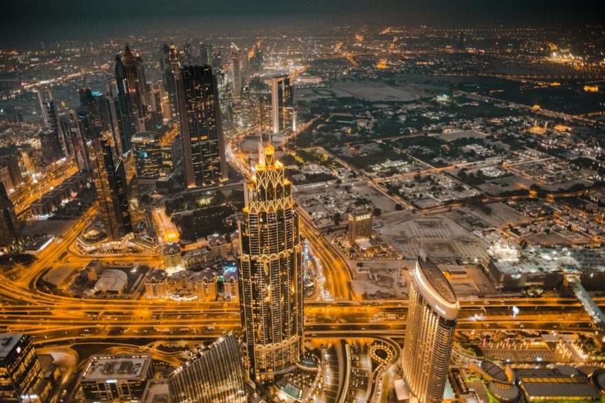 Pohled z vyhlídkové terasy nejvyšší budovy světa, Burdž Chalífa v Dubaji.