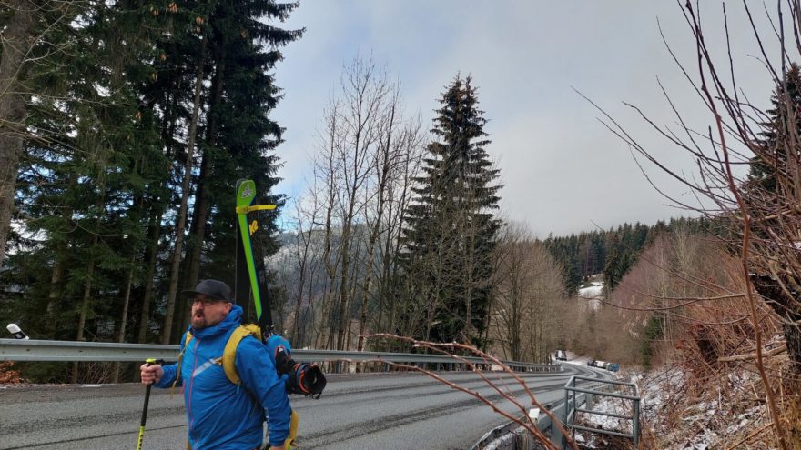 Ostrým tempem za sněhem v bundě Northfinder CHABENEC - Krkonoše