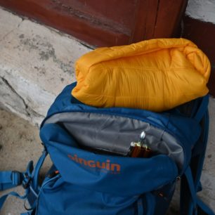 Bundu lze takto jednoduše zabalit do kapuce - NORTHFINDER OPALENA