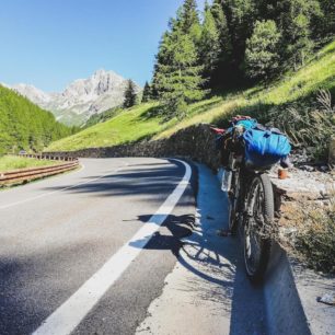 Bikepackerka Liby Rodová na kole projela ČR, Rakousko, Itálii, dokonce dojela až k Ženevskému jezeru