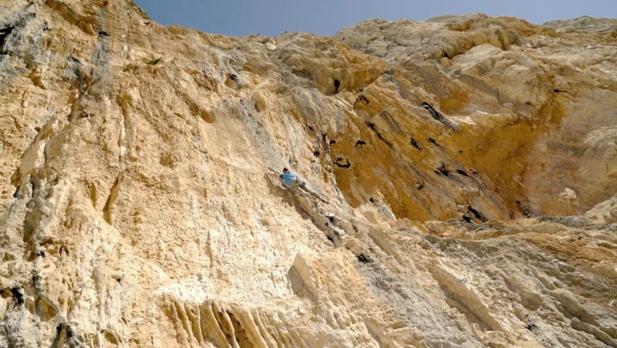 Mára Holeček je jedním z nejúspěšnějších a nejzkušenějších horolezců současnosti, skalní lezec a pískař.