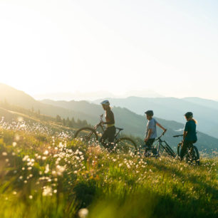 Saalbach Hinterglemm - největší rakouský bike region - nabízí požitek z jízdy pro bikery všech úrovní. Kitzbühelské Alpy, Rakousko.