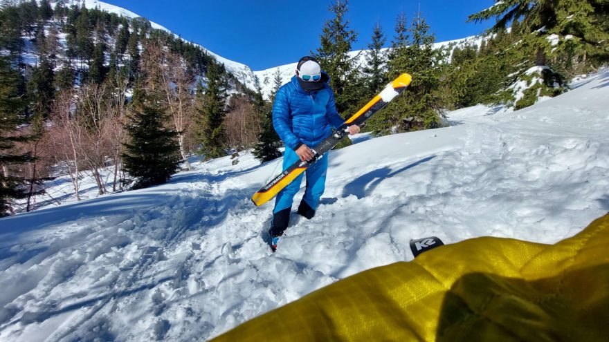 Bunda NORTHFINDER BESKYDOK slouží jako dobře padnoucí zateplovací vrstva