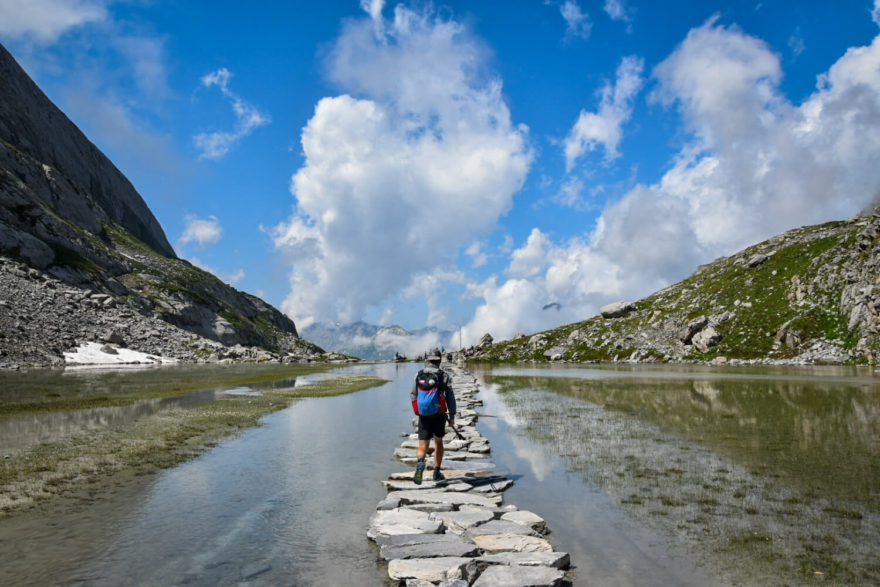 Nulový drop u bot Altra Lone Peak zajišťuje zdravou chůzi, optimální práci svalů a zatížení kloubů.