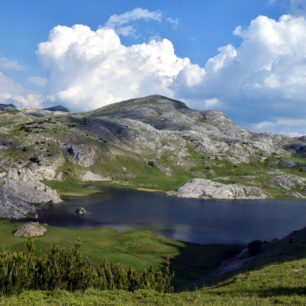 Malebné pohoří Zelengora je součástí národního parku Sutjeska. Foto: Dominika Sommerová