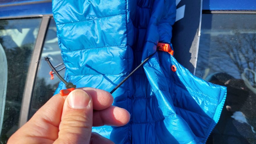 Velmi brzo jsem utrhl stahování kapuce na jedné straně - NORTHFINDER BESKYDOK