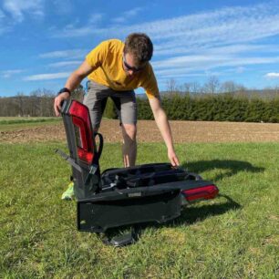 Snadné složení nosiče Thule Epos do skladovací a transportní podoby