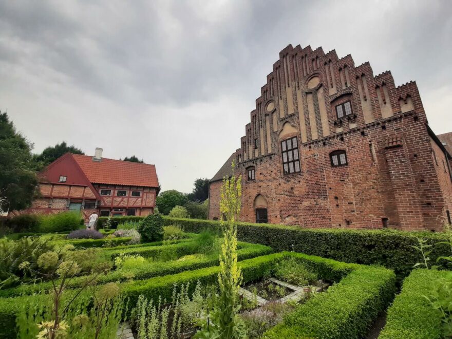 Historické centrum švédského města Ystad se zachovalou cihlovou architekturou