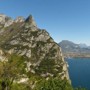 Cima Capi a výhledy na jezero Garda, Itálie