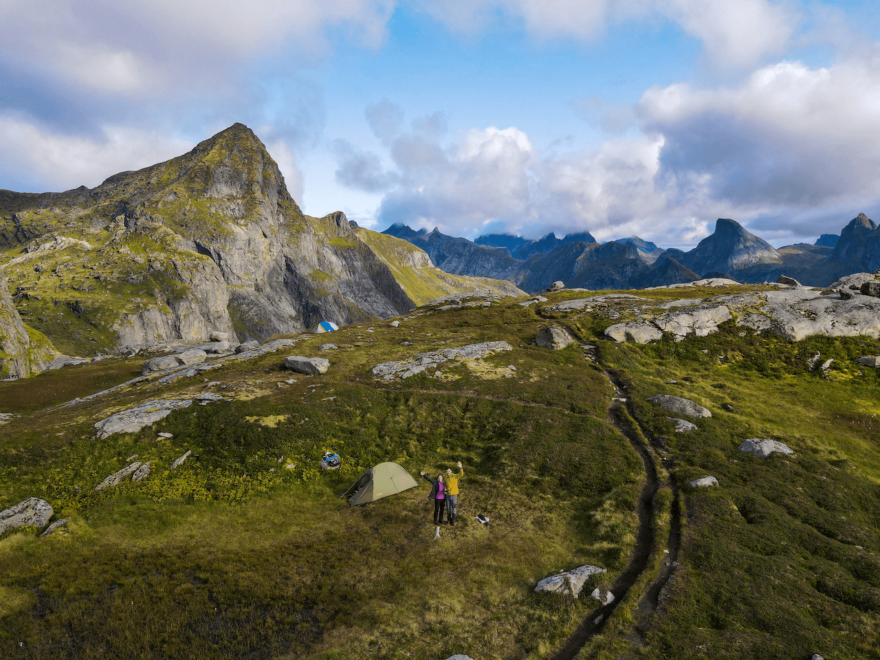 V Norsku je možné stanovat téměř kdekoliv, Lofoten traverse, přechod Lofot.