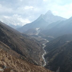 Pohled na majestátní Mount Everest