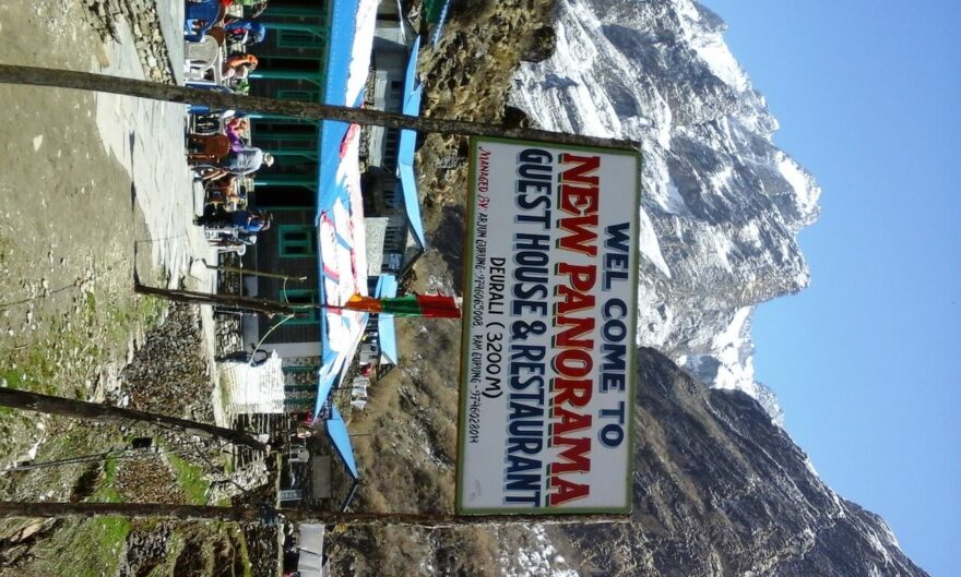 Pohled na Himálaje z vesnice Deurali, cestou do ABC