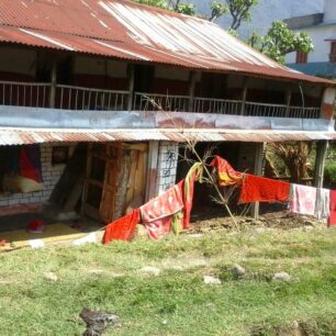 Skromná obydlí nepálců