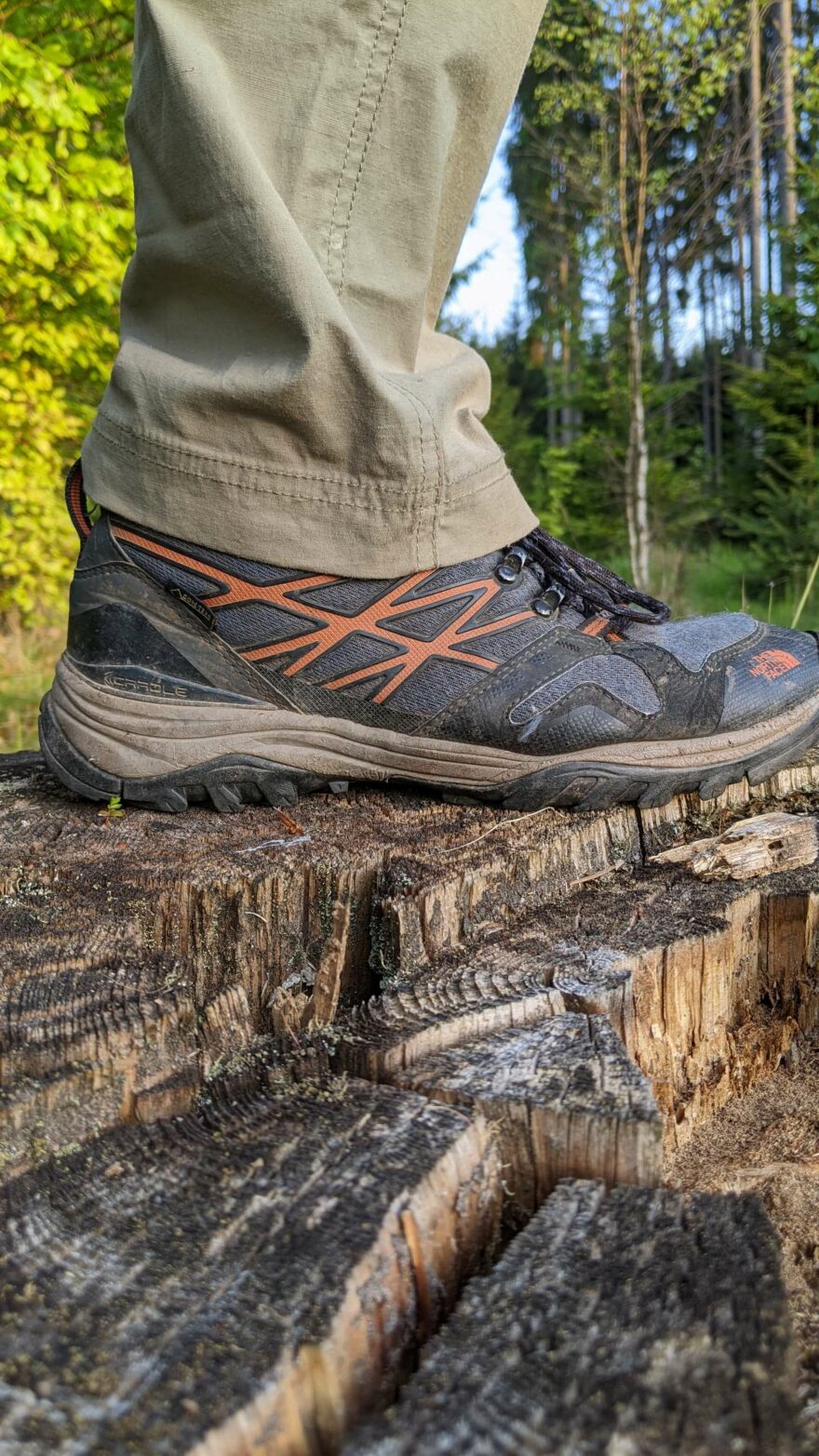 Detail zakončení nohavice outdoorových kalhot NORTHFINDER JENSEN