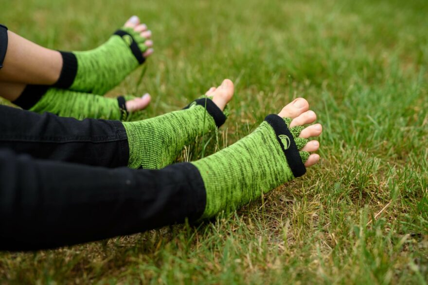 Adjustační ponožky® pomáhají ulevit od bolesti chodidel a předcházet různým deformitách nohou.