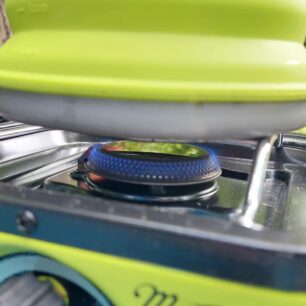 Široký plamen méně připaluje - MEVA DUAL COMPACT