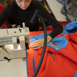 Výroba oblečení české značky Tilak