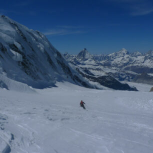 Signalkuppe je jedním z vrcholů masivu Monte Rosa ve Walliských Alpách ve Švýcarsku kam je možné v zimě vystoupat na skialpech
