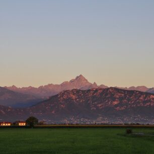 Monte Viso je dominantou oblasti Piemont, italské Alpy.
