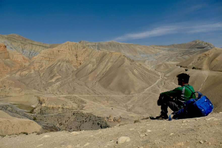 Na treku oblastí Mustang v Himálajích nepotkáte mnoho turistů, je zde i skromnější nabídka ubytování po trase. Tento trek není nic pro sběratele výškových kót a vrcholů.