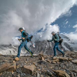 Benedikt Böhm a Prakash Sherpa, expedice Himlung Himal (7126 m). 2022.